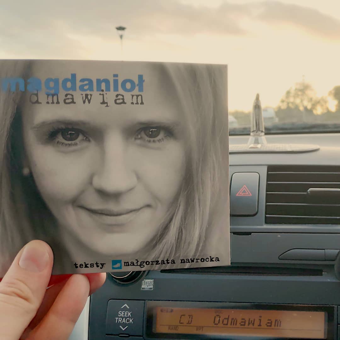 W miesiącu październiku w moich podróżach towarzyszy mi świeża płyta Magdy Anioł "Odmawiam". Najciekawsze jest to, że do