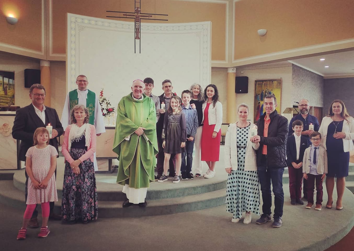 Piękny czas Eucharystii z wyrażeniem swojego "tak" dla Domowego Kościoła przez 4 małżeństwa. Biskup miejsca,  Breandan L