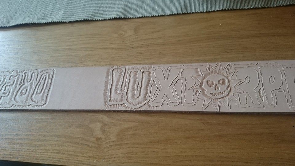 Pije sobie kawę u kogoś kto robi designy dla jednego z…