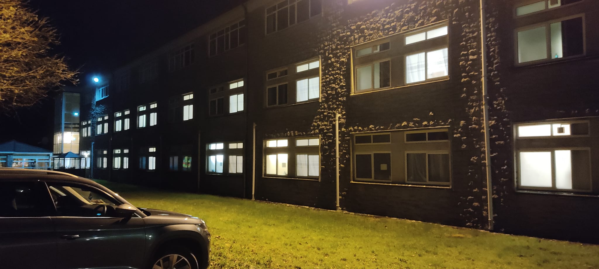 Kiedy wczoraj rano ruszyłem z domu ten budynek był kompletnie…