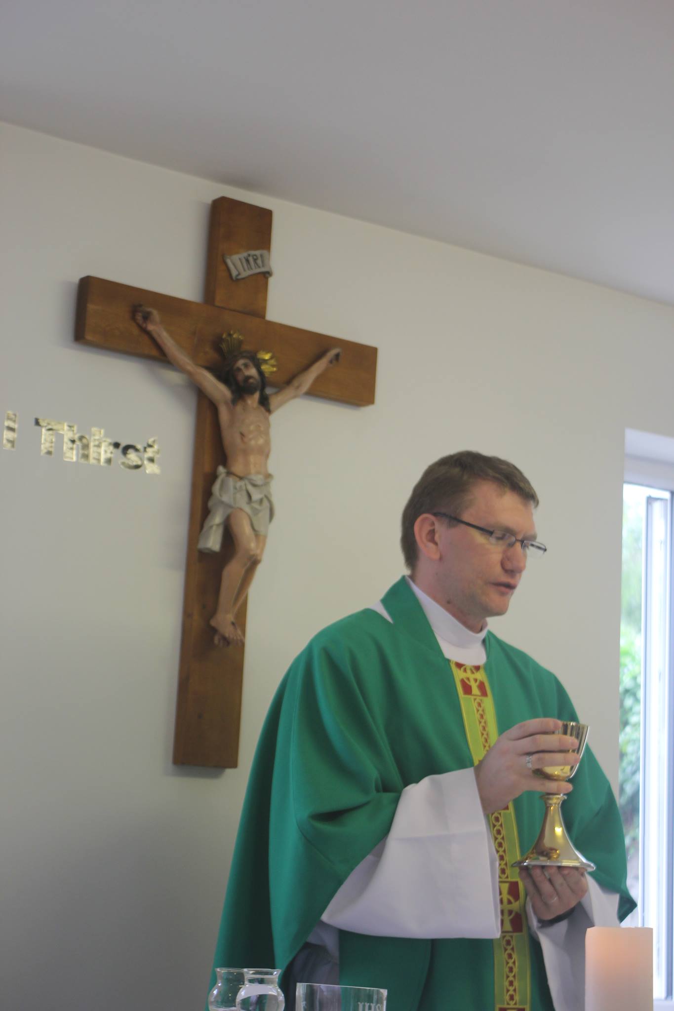 Mass in the afternoon in the chapel of the sisters of charity. I love this place especially after the busyness of media 