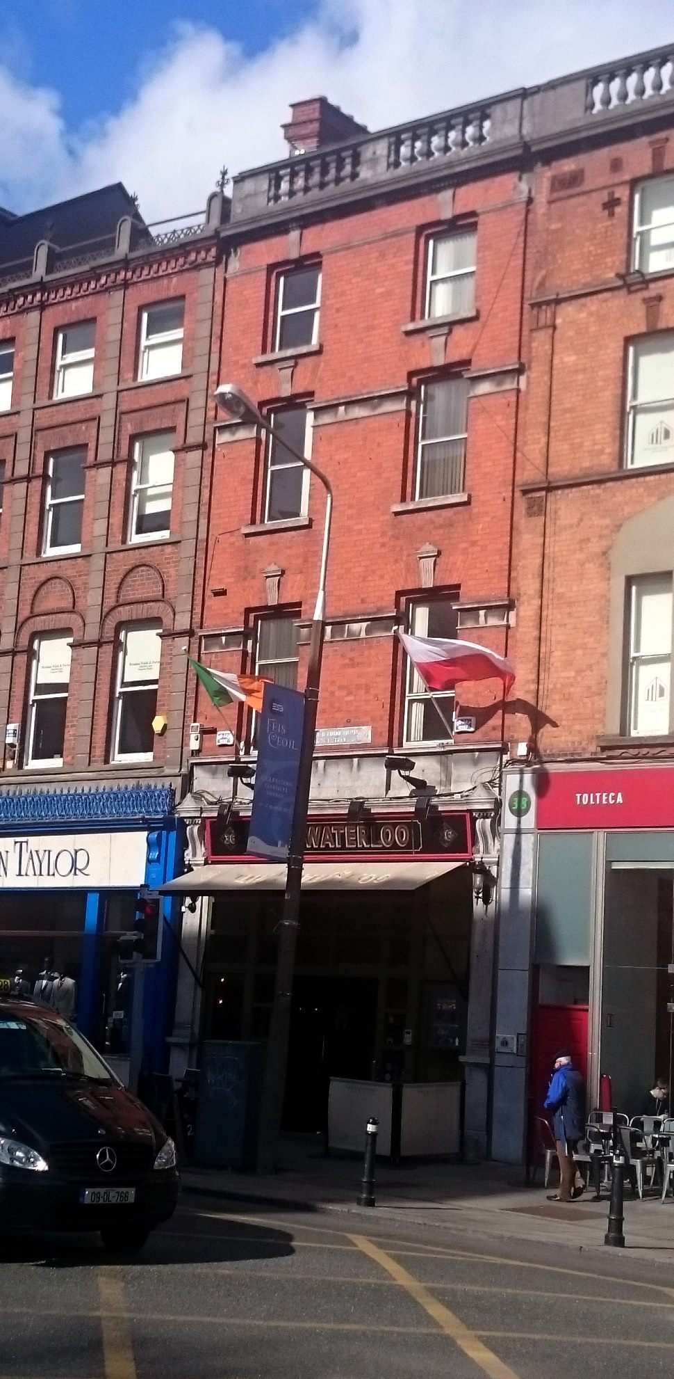 Our neighbours are getting ready for tomorrow ;) -- Pub po…