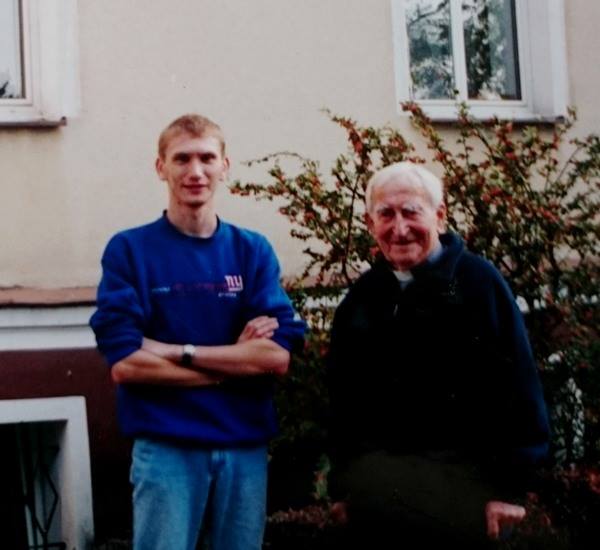 Dziś do obozu zagłady w Dachau odbyła się pielgrzymka duchowieństwa polskiego. Zainspirowało mnie to, aby umieścić tu zd