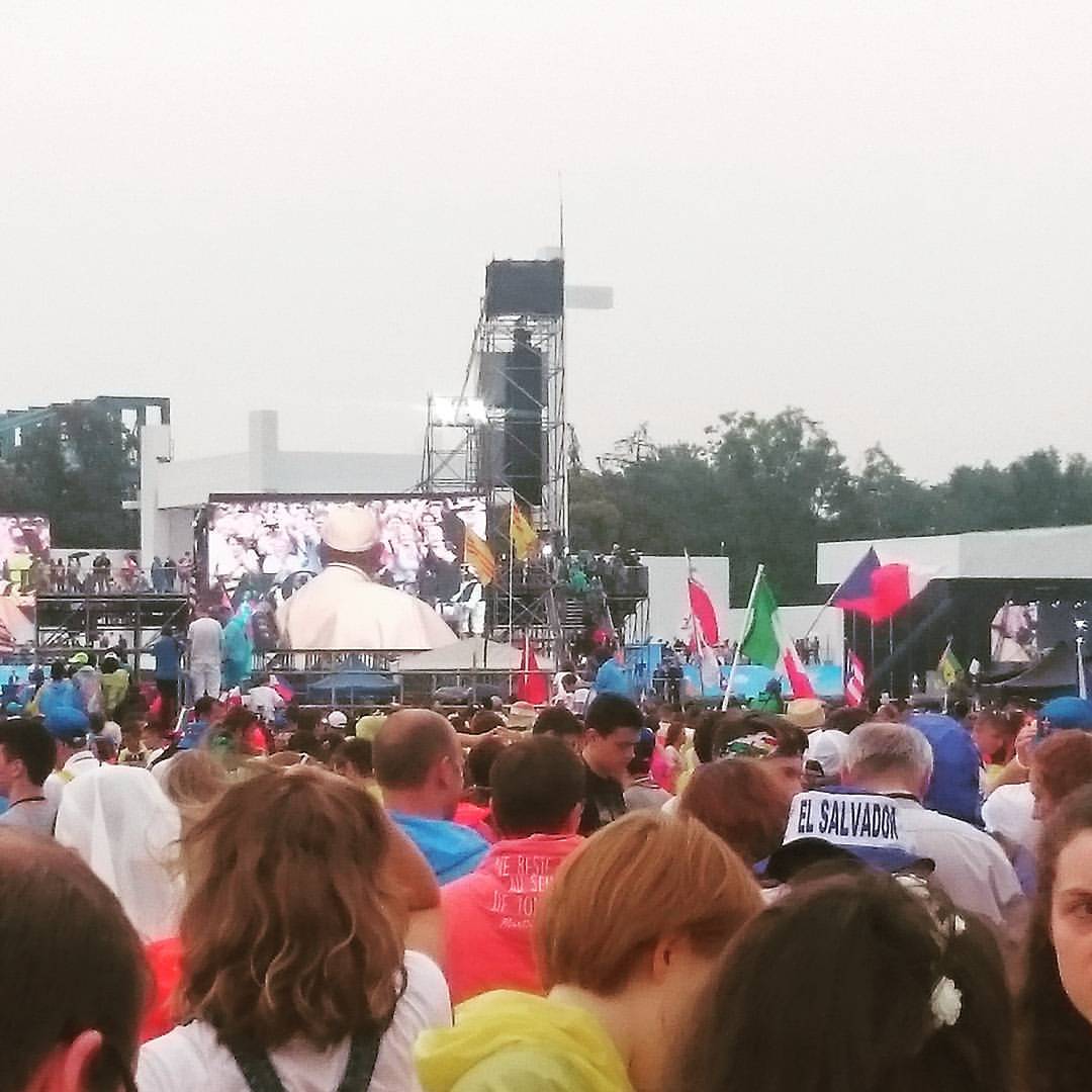 Just about to come #Pope #Francis Już jedzie a nam transmitują…