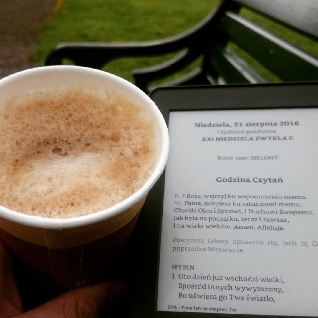Chwila przerwy w intensywnej niedzieli. #brewiarz #kawa i…