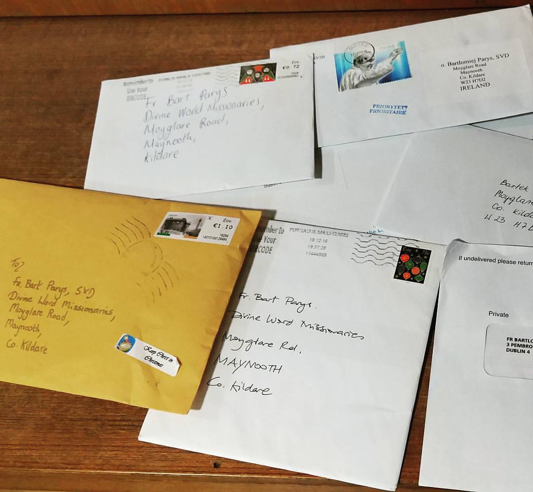 In the digital age receiving an old fashioned post cards is a…