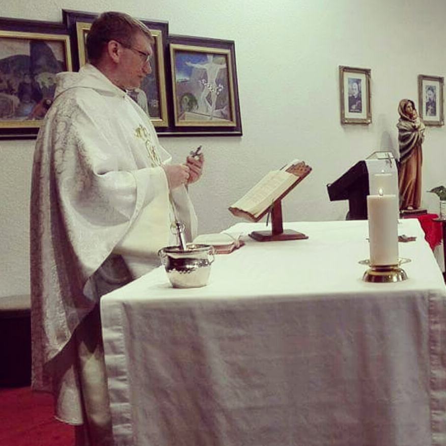 Dziś wieczorem sprawowałem szczególną Eucharystię dla jednej rodziny związanej ze wspólnotą św. Endy ( www.stenda.org ),