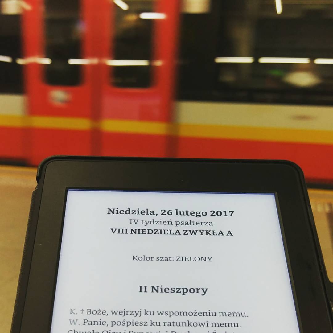 #brewiarzwmetrze
Od samego początku mojej fascynacji Liturgią Godzin uwielbiam ją odmawiać w miejscach publicznych, śro