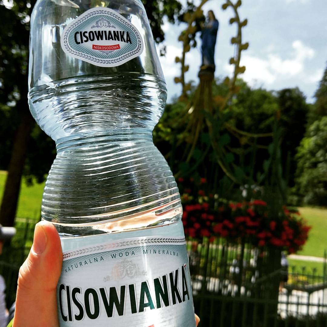 Tak się akurat złożyło, że wolna butelka w naszym busie to była…