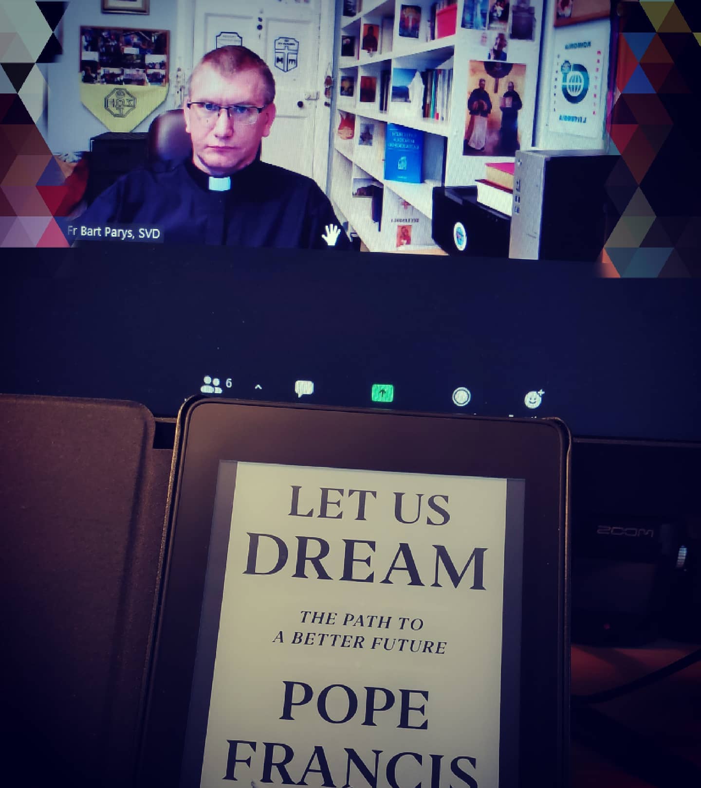 W środę otrzymałem bardzo ciekawe zaproszenie od mojej irlandzkiej znajomej, której poleciłem w styczniu lekturę najnows