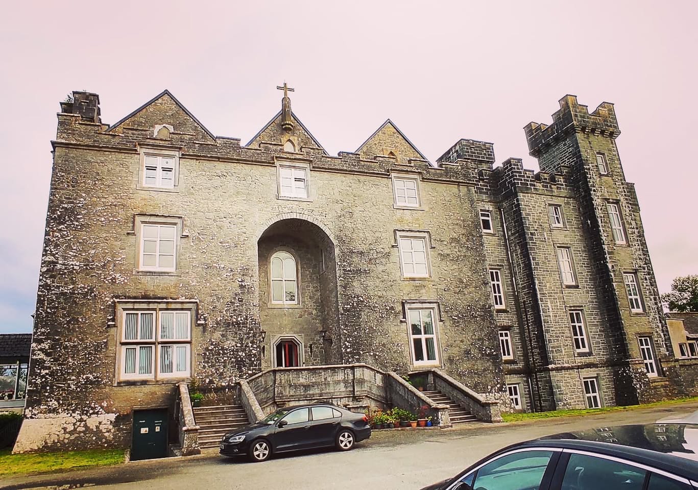 And finally home sweet home 💓 People say #myhomeismycastle I…