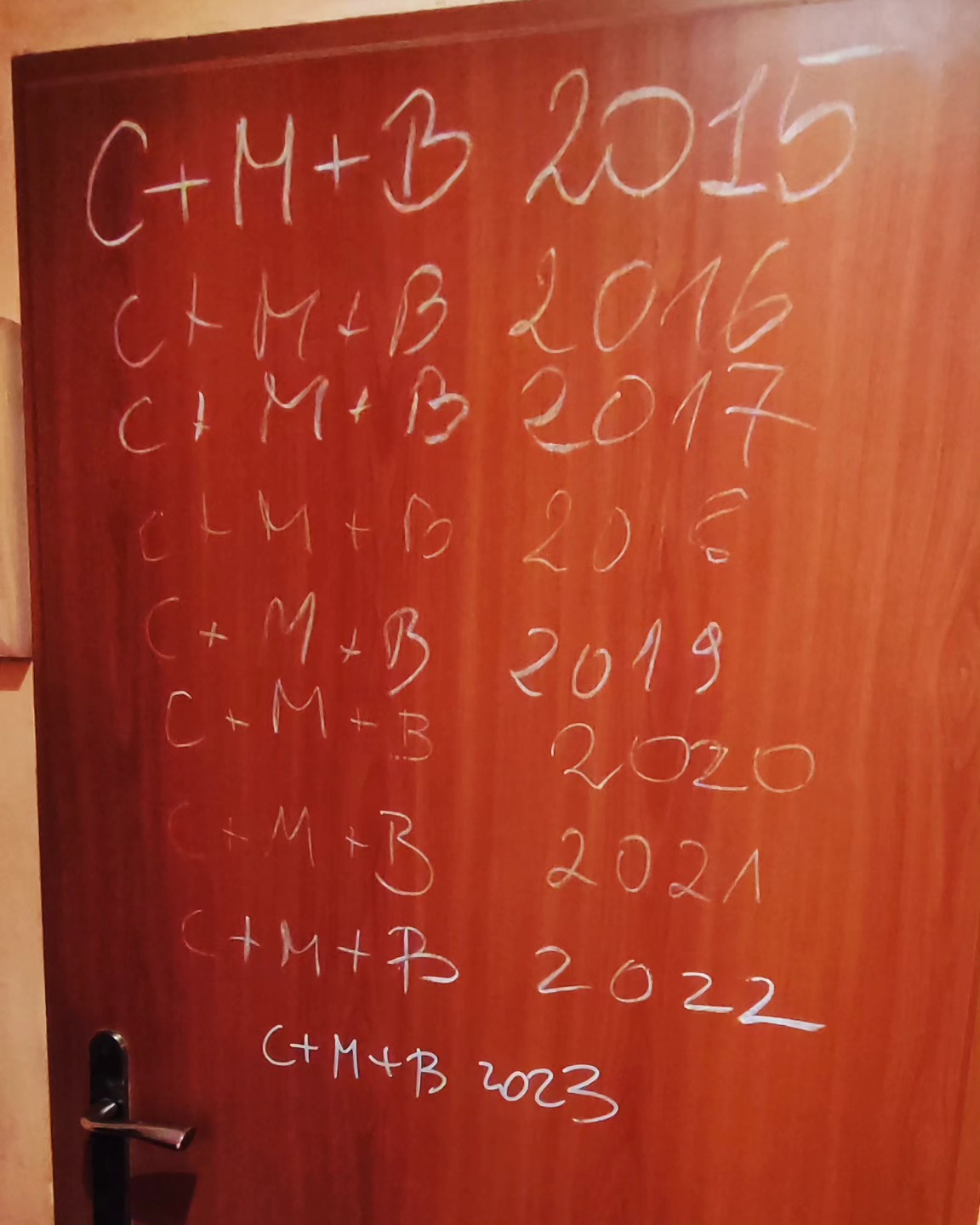 Gościnne progi jednej z katowickich parafii. Witają mnie…