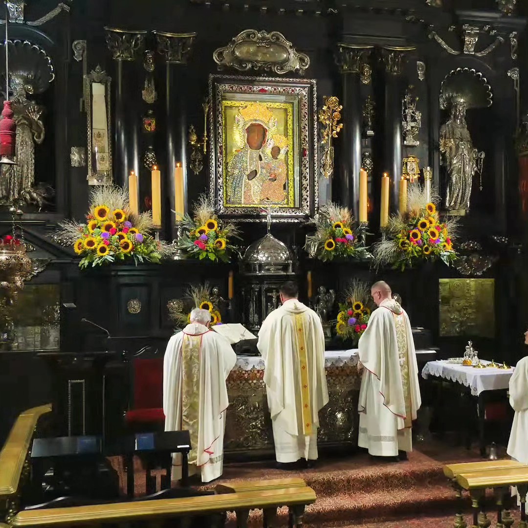 Takie poranki należą do najlepszych 💗 poranna Eucharystia w…