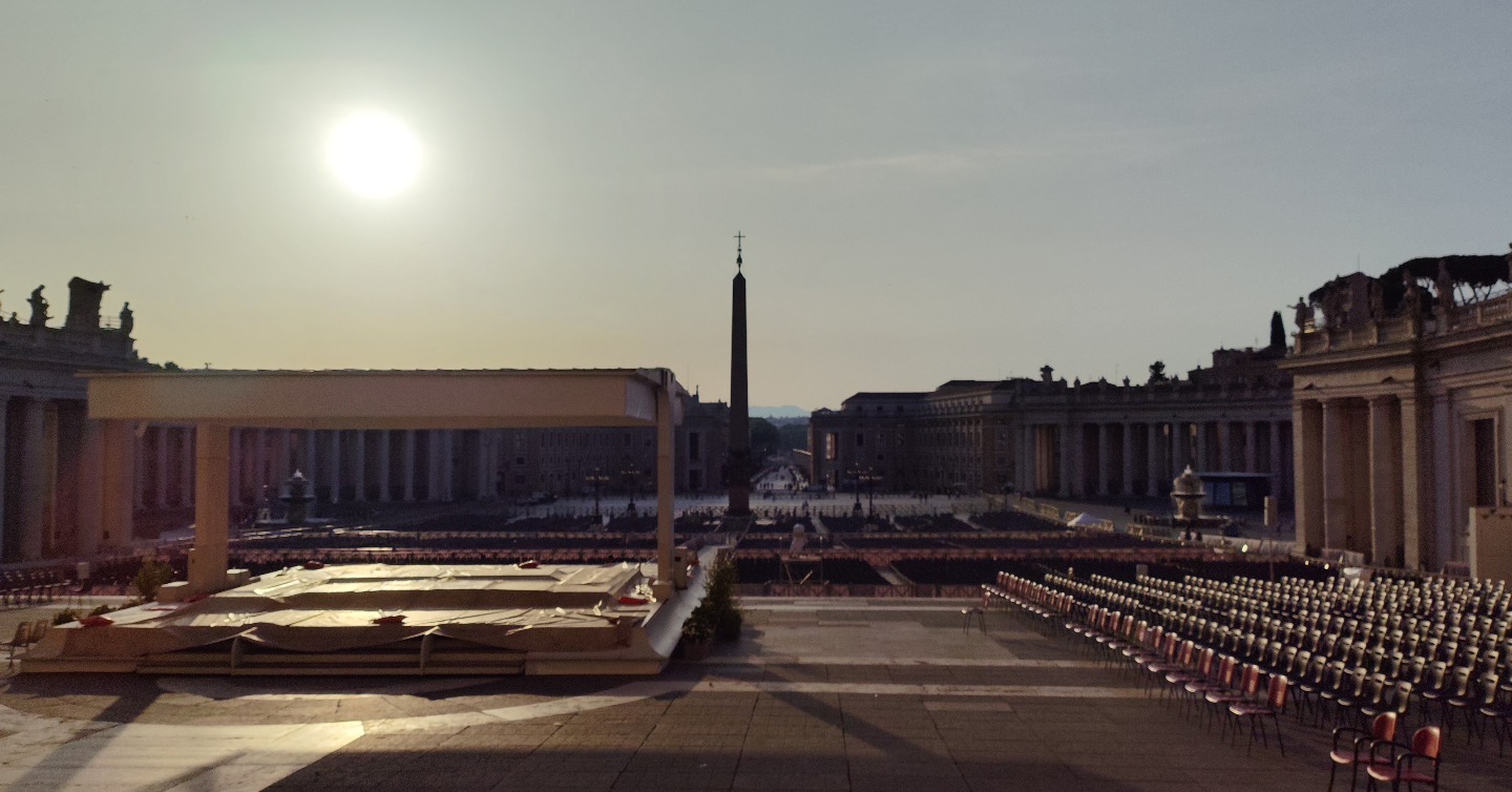 Poranek na placu świętego Piotra🌞