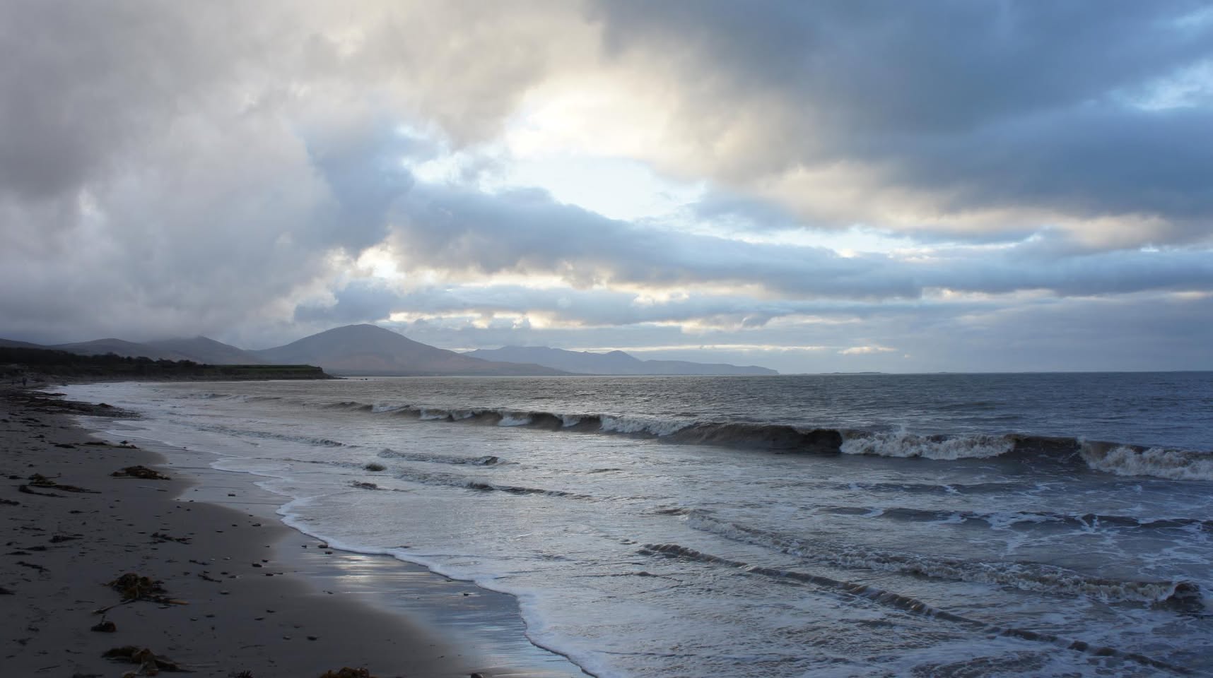 This is what I love about Ireland - mountains and the ocean/sea…